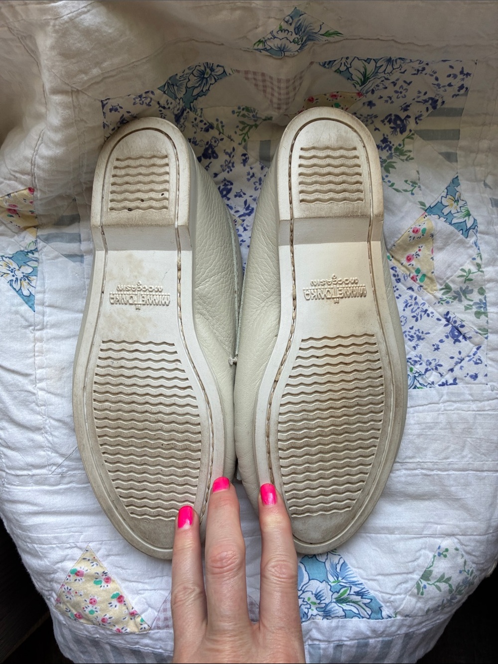 Vintage Minnetonka Women's White Beaded Kiltie Moccasin 7.5 - Picture 5 of 7